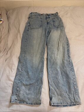 Lightly Used FREE PEOPLE Palmer Jeans in size 28 color la la land